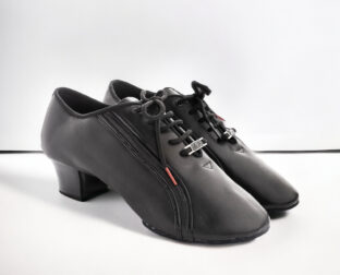男性用ラテンシューズ