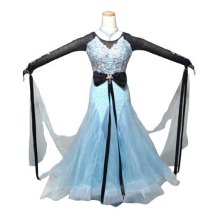 ドレス011　アイスブルー黒リボン　Mサイズ