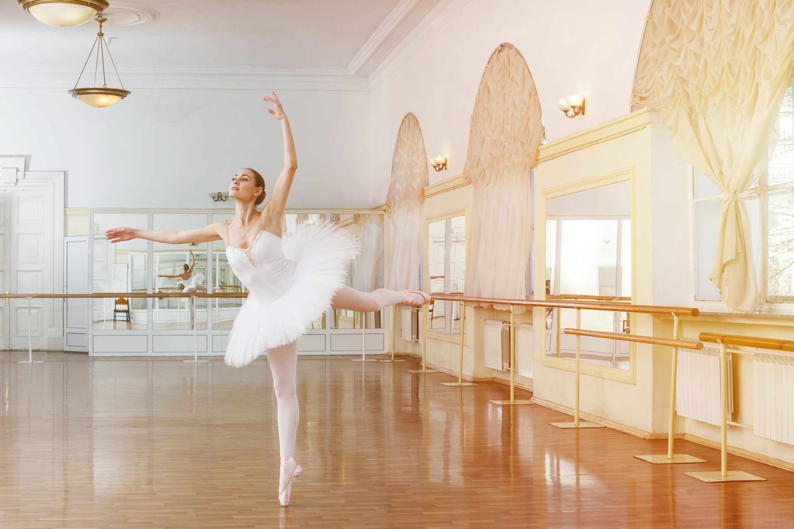 バレエを練習する女性
