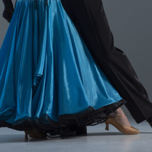 社交ダンスで靴が滑る時の対処法！シューズの手入れ方法や寿命を解説