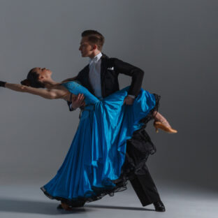 社交ダンスと競技ダンスの違いは？それぞれの目的や特徴を解説