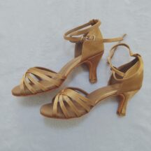 社交ダンスに必要なもの！必須アイテムや慣れたら用意するものを紹介