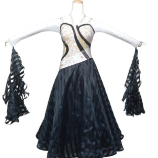 白/黒ドレス　Lサイズ　240911